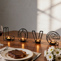 Porte-bougie en fer noir, design industriel minimaliste, décoration de Noël et de mariage, accessoire artisanal exclusif en forme de LOVE pour la maison