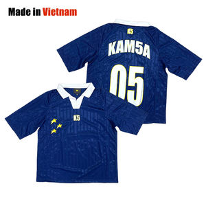 Camiseta de fútbol con cuello en V retro personalizada, camiseta de fútbol deportiva de gran tamaño transpirable con impresión por sublimación - Product Image 1