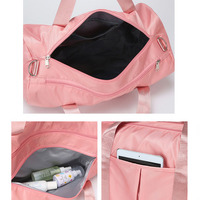 Sac de voyage multi-usage avec plusieurs compartiments internes et externes, sac de sport confortable avec bandoulière, idéal pour les séjours de nuit