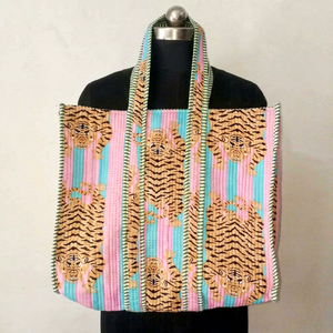 Sac fourre-tout matelassé en coton imprimé sérigraphié fait main, avec fermeture éclair et chaînes, 16x16 pouces, sac de voyage, vente en gros fabricant - Product Image 1