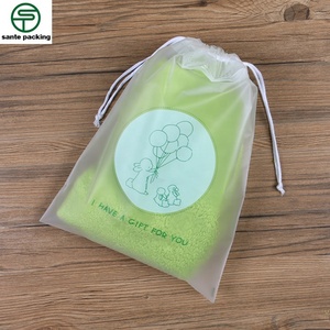 ถุงพลาสติก PE รีไซเคิลแบบมีซิปพิมพ์โลโก้ตามสั่ง สำหรับบรรจุภัณฑ์รักษ์โลกสำหรับผ้าพันคอ เครื่องสำอาง รองเท้า ถุงเท้า โปรโมชั่นดูไบ - Product Image 6