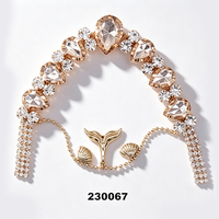 Clips de chaussures en forme de V pour femmes, avec strass en forme de larme, décoration de sandales d'été, style queue de sirène