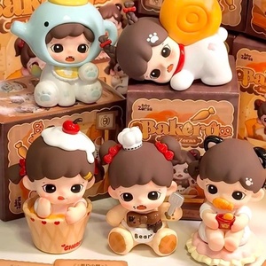 Zoraa Sister Bakery's Cute Frozen Toy Decoration Estatuilla de moda en una caja ciega de nueva llegada para regalos de cumpleaños - Product Image 1