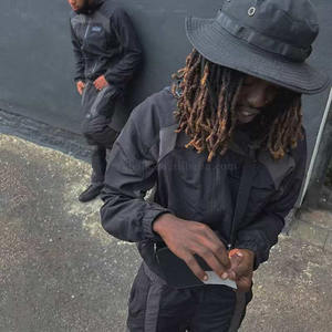 <span class=keywords><strong>Tuta</strong></span> da Jogging Personalizzata in Due Pezzi, Completo Sportivo in Nylon Leggero con Giacca con Zip e Felpa con Cappuccio Antivento per Uomo - Product Image 2