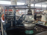 Extrudeuse multifonctionnelle à vis unique pour la fabrication de filets géo, de filets d'alimentation pour volailles et de filets de signalisation, pour la production de mailles plates et de filets géo.