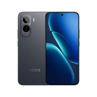 Smartphone iQ OO Z11 version globale, écran AMOLED 6,83'' 144 Hz, processeur Snapdragon 7s Gen 4, batterie 9020 mAh, charge rapide 90 W, eSIM.