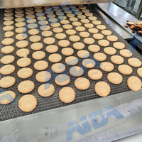 Machine de formage de biscuits entièrement automatique multifonctionnelle pour sandwichs durs et mous, avec écran tactile, pour boulangerie et utilisation avec de la farine