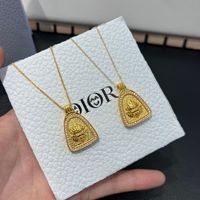 Pendentif Dieu de la Richesse en Or 18 carats, Résine Cuivrée, Chaîne en Bambou Triangulaire, Collier Clavicule Luxe Léger Haut de Gamme Polyvalent