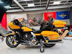 Phụ kiện chống đổ, bánh xe ổn định, hỗ trợ tập lái cho xe máy Road Glide GL1800, sản xuất tại Mỹ - Product Image 3