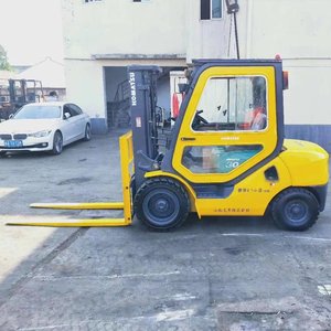 Montacargas Diésel Komatsu 3T Usado, Modelo FD30 con Cabina Cerrada, Capacidad de 3 Toneladas para Motor - Product Image 3