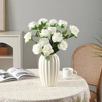 Roses blanches artificielles, bouquet de 12 pièces, réalistes, à longue tige, en soie, pour fête, maison, mariage, centre de table, bureau, décoration DIY