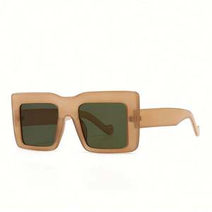 Lunettes de soleil surdimensionnées carrées rétro tendance 2022 avec logo personnalisé, monture large, protection UV400, motif léopard pour femmes - Product Image 5