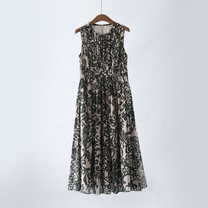 Vestido Largo de Algodón Puro con Estampado Floral Verde Oscuro, Sin Mangas, Plisado, Estilo Línea A, Elegante y Moderno para Mujer - Product Image 1