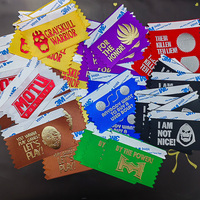 Badge personnalisé en ruban avec logo imprimé en feuille rouge 3D, empilable, avec ruban adhésif pour événements sportifs et expositions