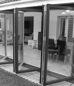 Grain de bois accordéon véranda coulissantes portes en aluminium à double battant de <span class=keywords><strong>porte</strong></span> de fenêtre en aluminium bifolds - Product Image 2
