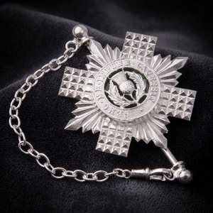 Épinglette de kilt originale des Scots Guards en argent pour flugelhorn - Product Image 3