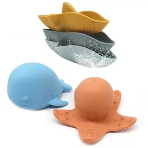 사용자 정의 로고 동물 실리콘 아기 목욕 장난감 고래 세트 유아 어린이 목욕 스프레이 물 어린이 장난감 유아 선물 세트