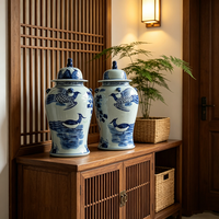 Vases en gros style Chinoiserie, Pots en porcelaine bleue sous-glaçure motif Pie des montagnes vintage pour magasins de meubles