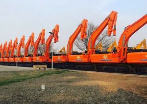 รถขุดตีนตะขาบ Lonking CDM6550 ขนาดห้าสิบหนึ่งตัน ประสิทธิภาพสูง กำลังไฟสามร้อยกิโลวัตต์ และปริมาตรสามจุดสองลูกบาศก์เมตร - Product Image 5