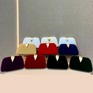 Pochette de soirée en velours avec fermeture à plumes dorées, sac à bandoulière à chaîne détachable, sac à main rigide pour femme pour mariage et soirée - Product Image 6