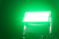 Stroboscope LED professionnel Color Strike M IP65 en alliage d'aluminium inclinable avec Artnet