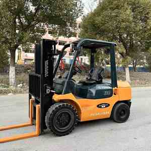 Montacargas Usado de 3 Toneladas, Certificado CE, Japonés, de Alta Calidad, Casi 95% Nuevo, Fabricado en Japón, con Motor de Combustión Interna - Product Image 2