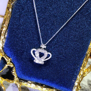 Collana con Ciondolo a Corona in Argento 925 Placcato Rodio, Cristallo Taglio Cuore, Catena a Serpente Classica per Uso Quotidiano Femminile - Product Image 1