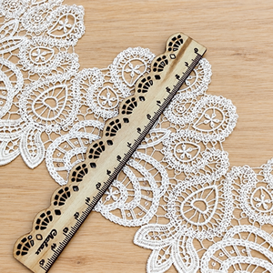 Passamaneria in pizzo con paillettes idrosolubili da 12 cm, con bordo decorativo floreale traforato, per decorazioni di abbigliamento Lolita e per bambini. - Product Image 2