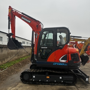 รถขุดขนาดเล็ก Doosan DX60‑9C มือสองสภาพดี ใช้งานได้ ชั่วโมงการทำงานน้อย เครื่องขุดไฮดรอลิก พร้อมใบมีดดันดิน ขาย - Product Image 1