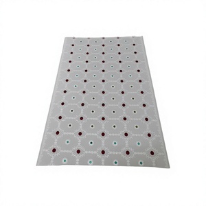 Vente en gros de hijabs en voile de coton brodé pour femmes, châle floral respirant et léger, foulard musulman, OEM ODM personnalisé - Product Image 2