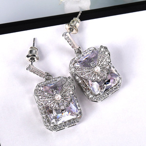 Orecchini pendenti da donna classici in rame placcato oro bianco con fiocco e zirconi, gioielli alla moda - Product Image 2