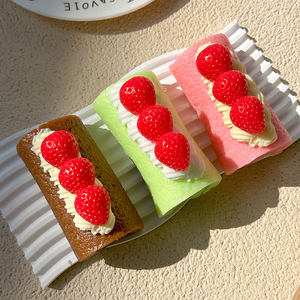 Novedad: Juguetes Sensoriales Antiestrés de Pastel de Fresa y Chocolate, Juguetes Blandos de Postre Dulce para Aliviar el Estrés, ¡Gran Venta! - Product Image 5