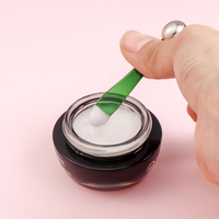 Ensemble de cadeau de Massage du visage féminin cuillère à crème pour les yeux en plastique et applicateur de sérum Scoop outils de maquillage de rouleau pour les yeux de beauté