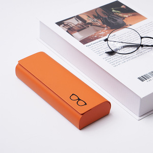 Vente directe usine : Étui à lunettes en cuir fait main avec logo personnalisé, boîte à miroir optique en PU, nouveau <span class=keywords><strong>design</strong></span> personnalisable - Product Image 4