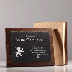 <span class=keywords><strong>Plaque</strong></span> de reconnaissance en <span class=keywords><strong>marbre</strong></span> noir sculpté sur mesure avec support en bois – Plaques de récompense en bois - Product Image 4
