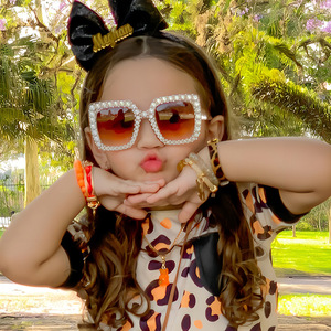 Lunettes de soleil enfants cristal étincelant mignon strass diamant lunettes filles nuances pour plage/voyage/fête (MG008) - Product Image 1