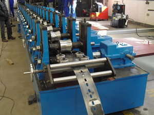 Voll automatische Uni struct C-Kanal-Rollen form maschine Solarst reben herstellungs maschine Schlitz winkel maschine zum Verkauf - Product Image 4