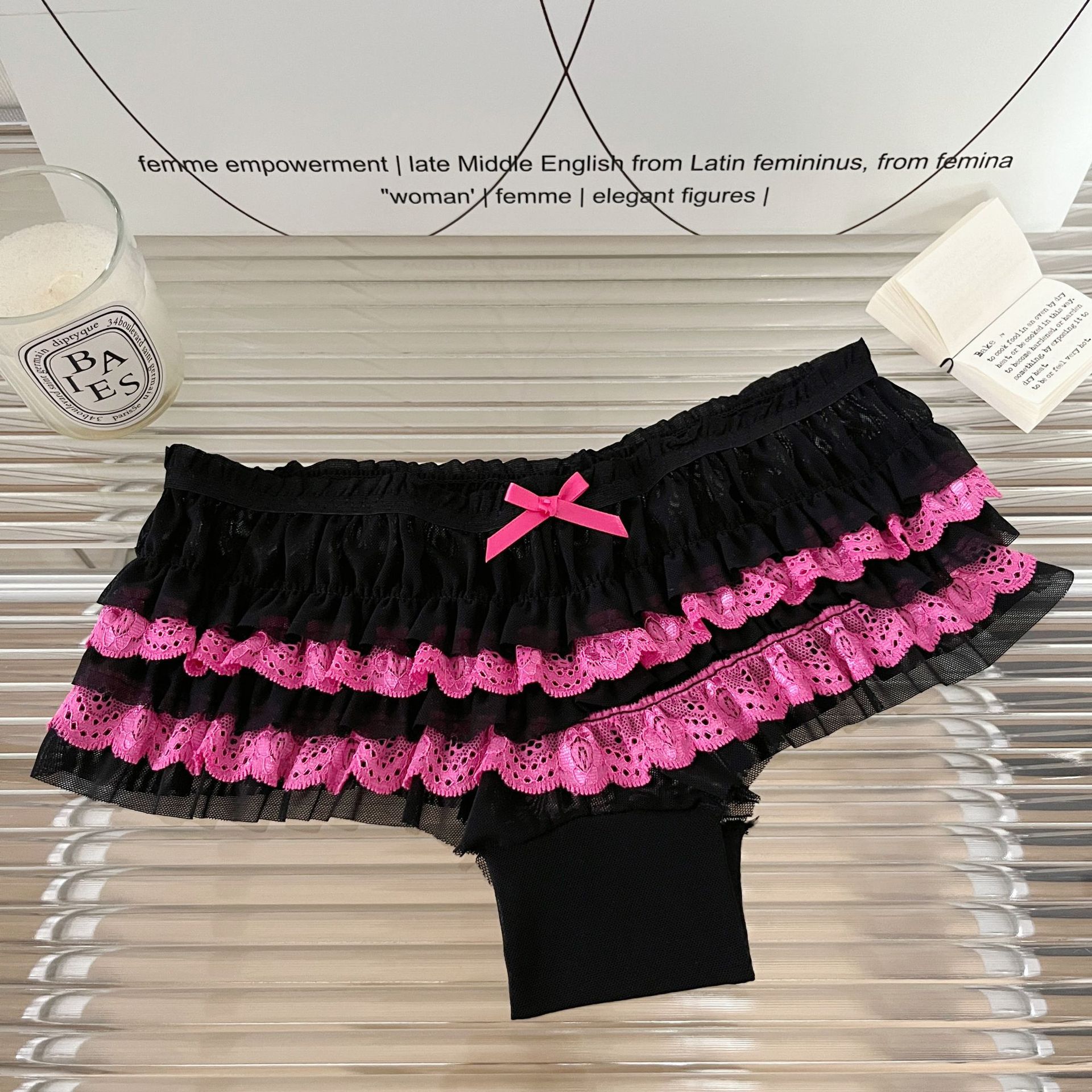 Black/rose red