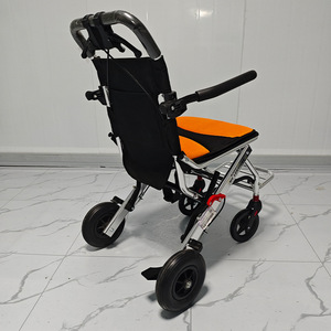 Fauteuil roulant manuel pliable et léger pour personnes âgées et handicapées, avec frein en U et design adapté aux voyages aériens - Product Image 3