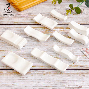 DianTong Meilleure vente Support de repose-baguettes et cuillères en porcelaine blanche unie avec logo personnalisé, Repose-baguettes en céramique - Product Image 6