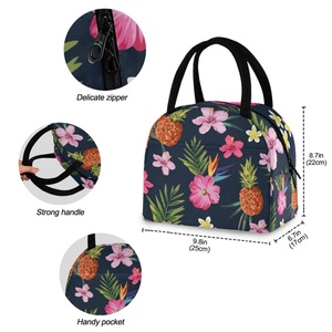 Hawaiian Tropical Flowers Stylish Office Worker Lunch Bag Polyester Insulation Fashionable Outdoor Picnic Cooler Lunch Bag - Product Image 3