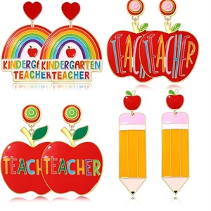 Regalo para el Regreso a Clases: Aretes con Forma de Corazón, Juego de Aretes Colgantes de Acrílico, Divertidos Aretes con Letras para Maestros - Product Image 1