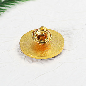 OEM Cá Nhân Huy Hiệu Nhỏ Vòng Ảnh <span class=keywords><strong>Epoxy</strong></span> Tùy Chỉnh Pins Logo Vàng Kẽm Hợp Kim Nhựa <span class=keywords><strong>Epoxy</strong></span> Kim Loại Ve Áo <span class=keywords><strong>Pin</strong></span> Cho Quà Tặng - Product Image 4