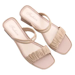 2024 CWS düz ayakkabı tasarımcı kadınlar rahat düz sandalet yeni toptan ucuz terlik Sandal kama