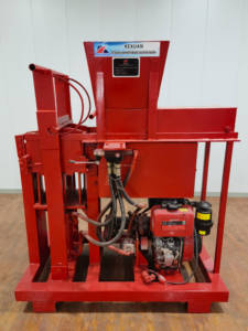 Machine <span class=keywords><strong>à</strong></span> Briques en Argile Hydraulique Diesel Offrant une Compression Puissante pour la Fabrication de Briques Solides et Creuses Durables - Product Image 6