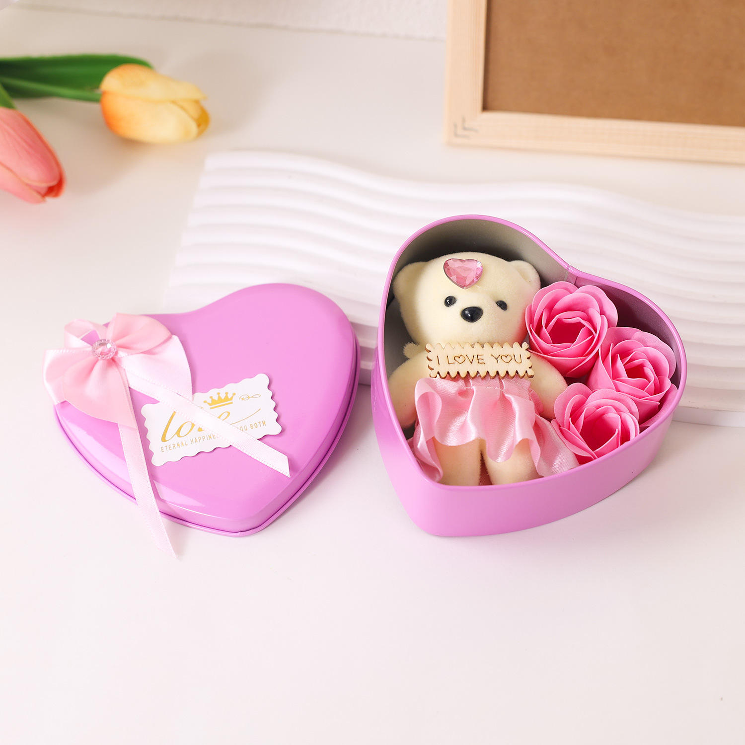 Heart-shaped iron box (3 flowers + bear)pink