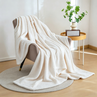 Couverture en flanelle gaufrée anti-boulochage, style beige nordique, réversible et portable, vente en gros d'usine à bas prix
