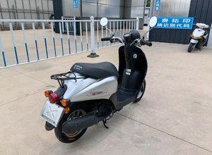รถสกู๊ตเตอร์ Sundiro Ho Today <span class=keywords><strong>50cc</strong></span> รุ่นเรโทร เครื่องยนต์ 49cc สูบเดียว ระบายความร้อนด้วยอากาศ พร้อมเบาะนั่งต่ำ 715 มม. ผลิตในมณฑลเจียงซู - Product Image 6