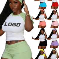 Fabrika 3 Parçalı Kadınlar İçin Raglan Kısa Kollu Crop Top, Bisikletçi Şortu ve Uyumlu Saç Bandı ile Yazlık Sportif Takım, Kişiye Özel