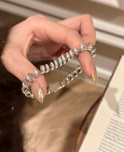 <span class=keywords><strong>Bracelet</strong></span> en <span class=keywords><strong>fil</strong></span> <span class=keywords><strong>de</strong></span> <span class=keywords><strong>téléphone</strong></span> argenté super flash pour femmes, <span class=keywords><strong>bracelet</strong></span> vintage <span class=keywords><strong>de</strong></span> luxe, esthétique cool - Product Image 2